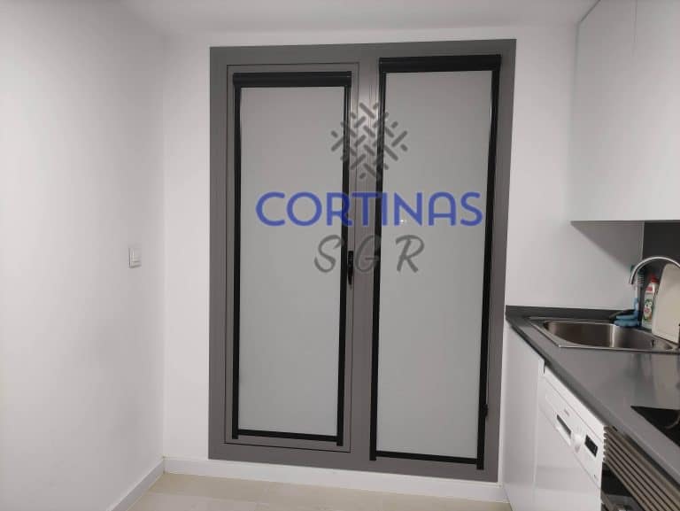 Cortinas enrollables para ventanas Abatibles Oscilobatientes a medida